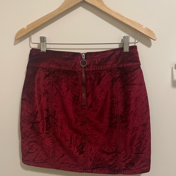 Free People Red Velvet Mini Skirt NWOT - Picture 4 of 6